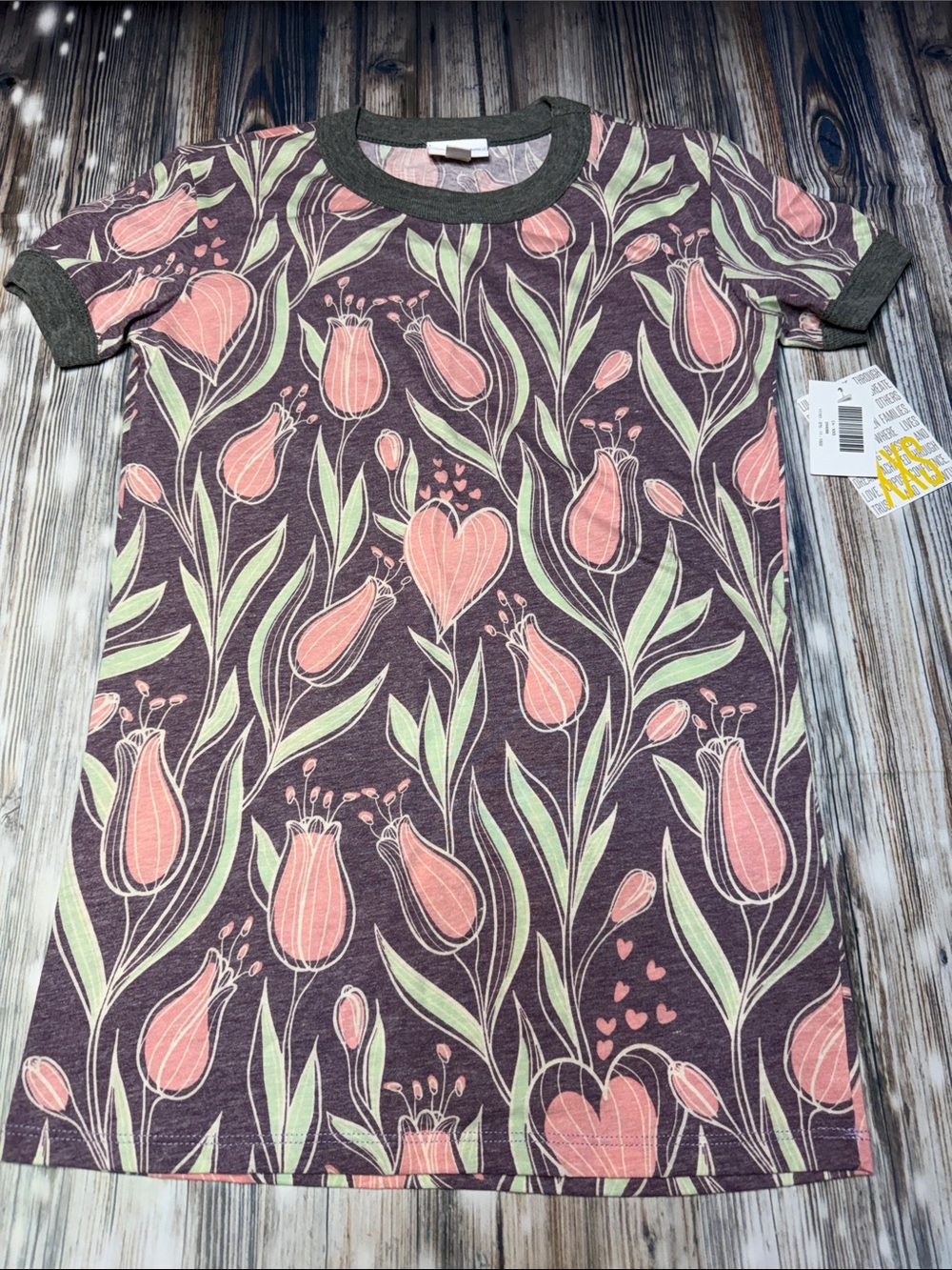 LuLaRoe Liv Short Sleeve Tee Dress in Pink Tulip Print on Plum